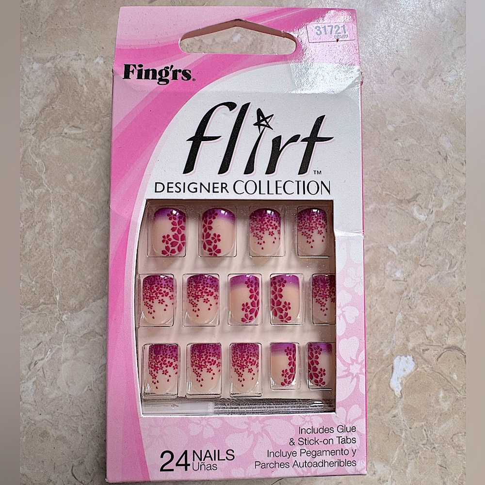 Fing’rs Flirt Designer Collection Nails Floral Pink Flower Flowers 24 Nail Kit
